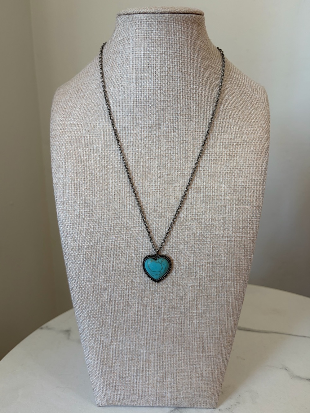 Vintage Howlite Heart Silver Tone Necklace